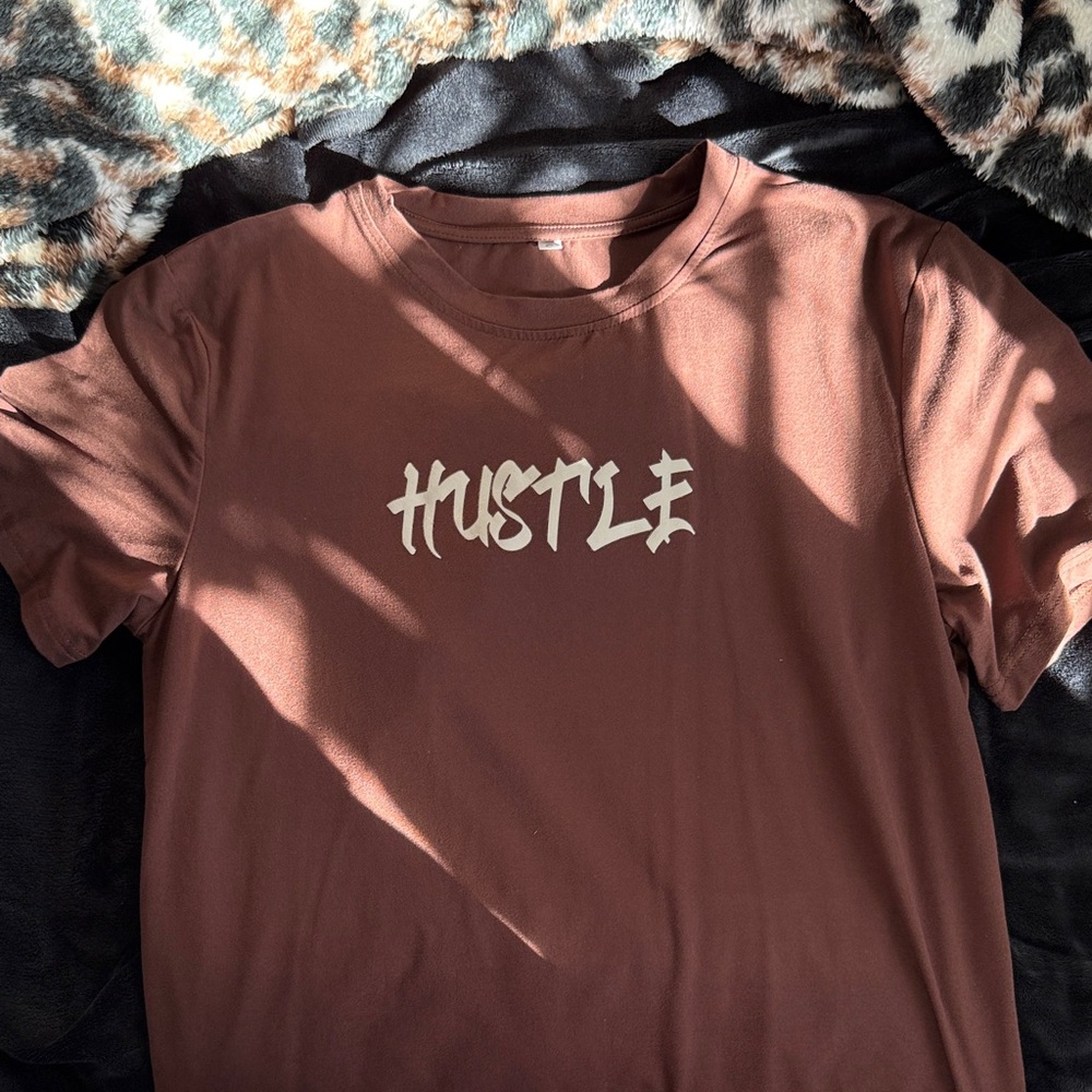 Brown 'Hustle' Graphic T-Shirt